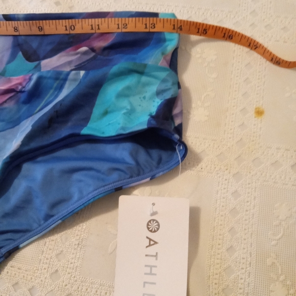 🆕 Athleta Malibu Printed Boyshort in Make A Splash Cool, XS, NWT - Picture 15 of 15